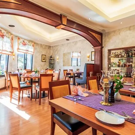 卡赛罗勒酒店 3*